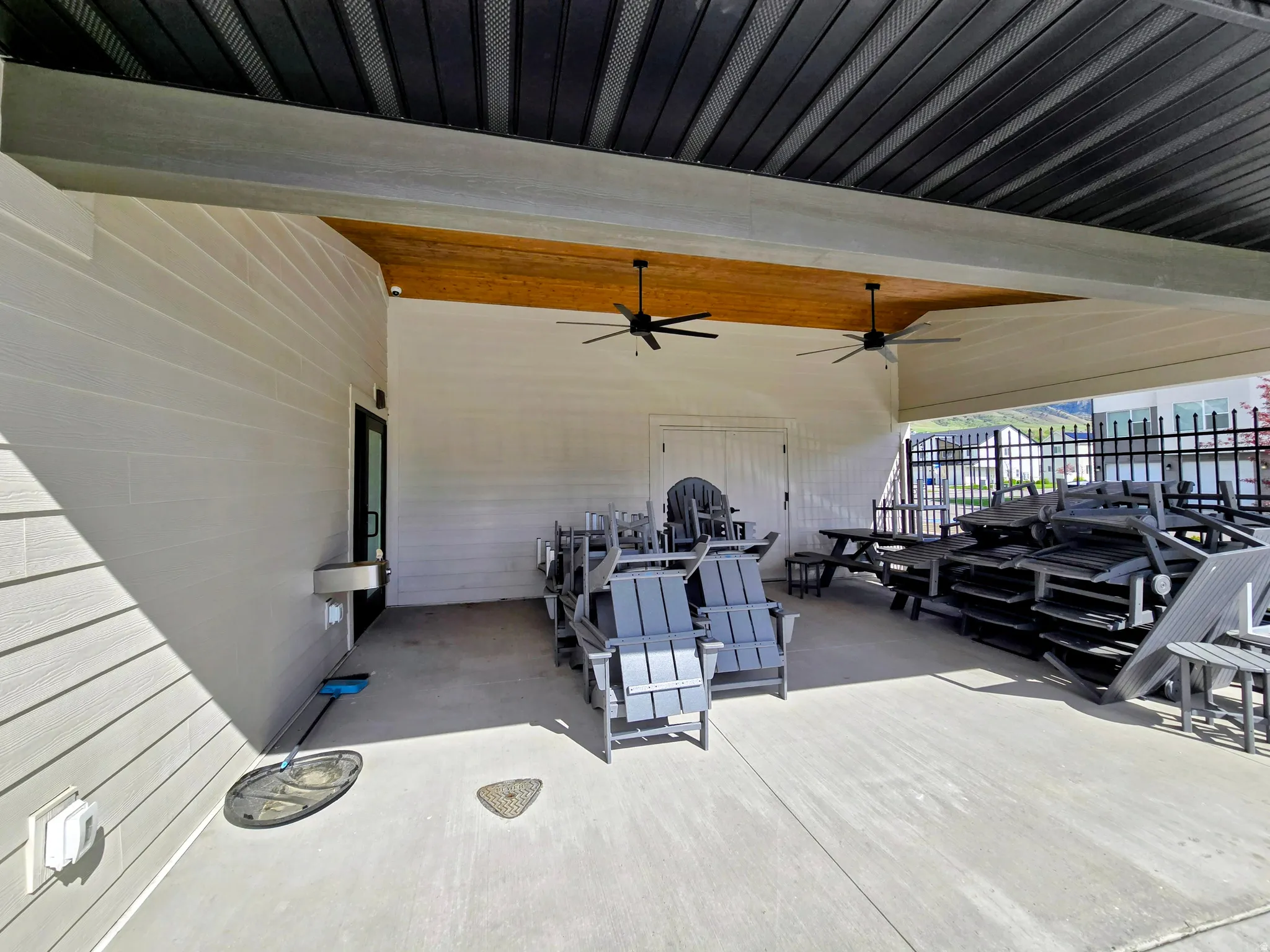 Garage with ceiling fan