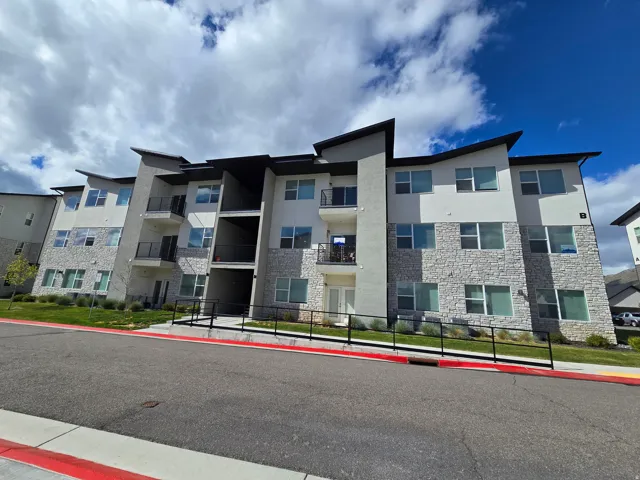 View of apartment building / complex