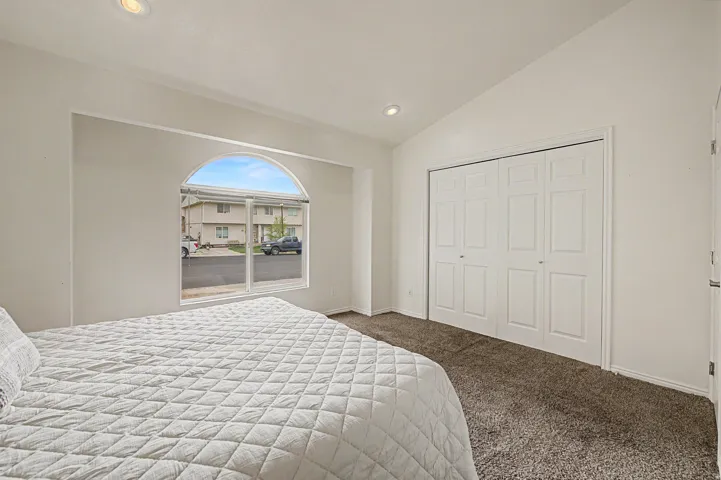Arched window with ample natural light