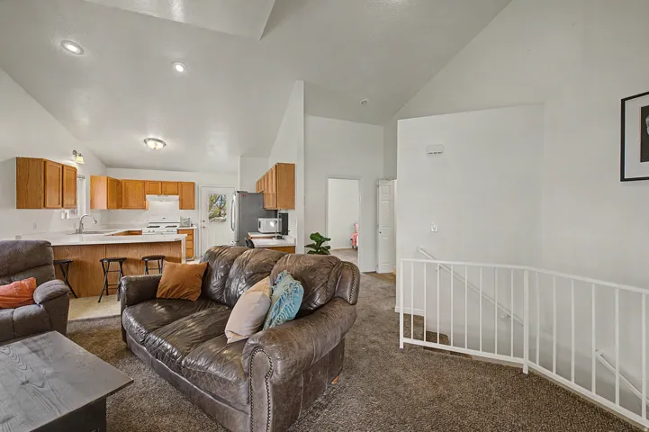 Vaulted ceiling with recessed lighting
