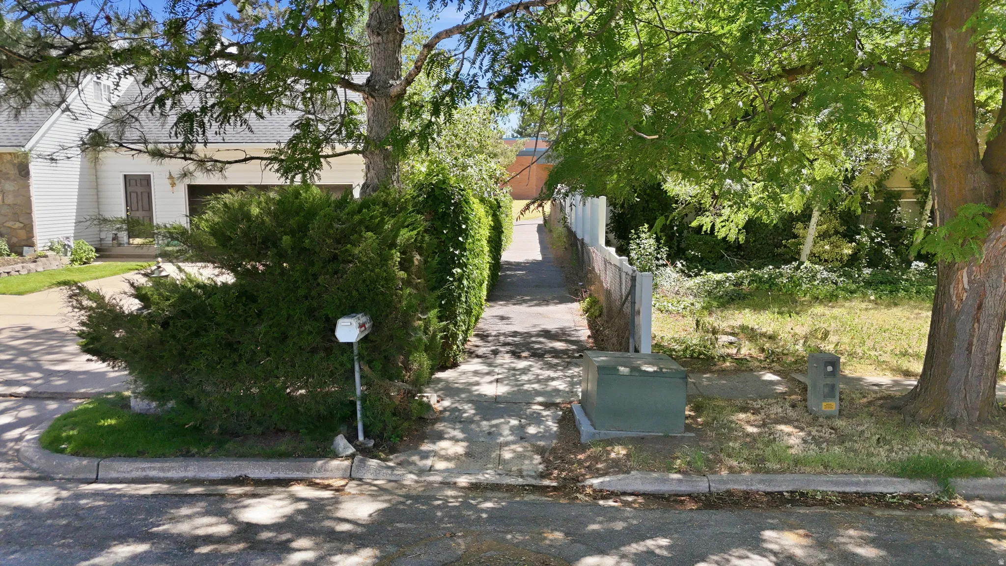 Walk way down street to elementary school