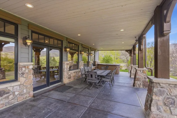 1291 S Innsbruck Dr, Huntsville, Utah 84317