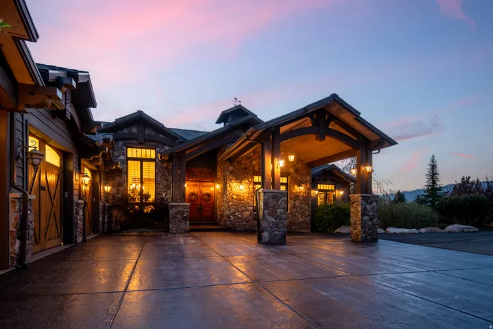 1291 S Innsbruck Dr, Huntsville, Utah 84317