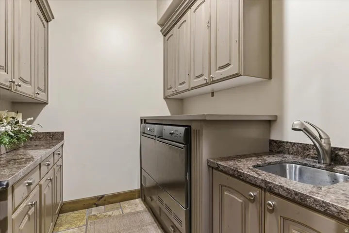 1291 S Innsbruck Dr, Huntsville, Utah 84317