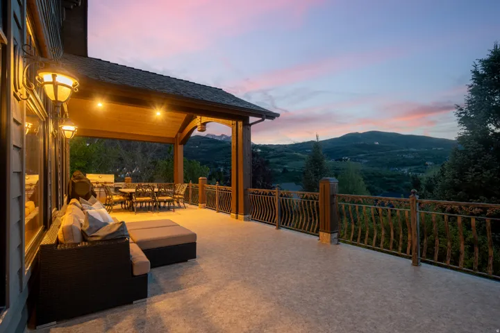 1291 S Innsbruck Dr, Huntsville, Utah 84317