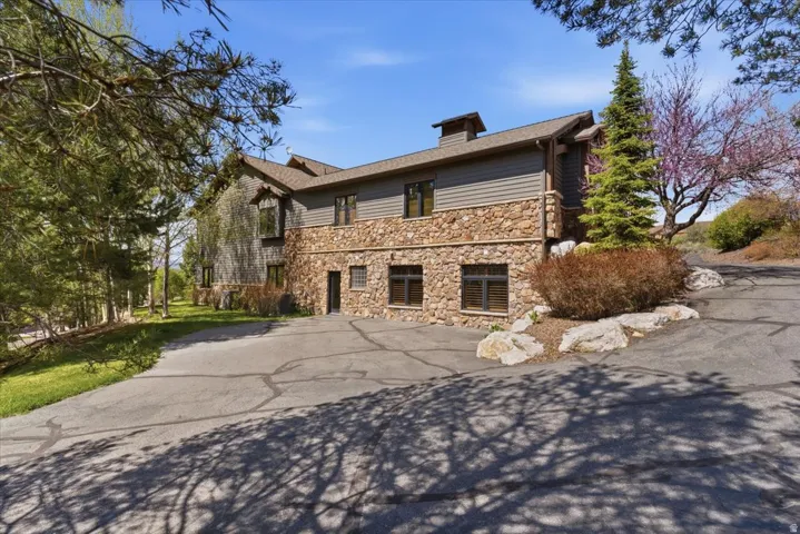 1291 S Innsbruck Dr, Huntsville, Utah 84317