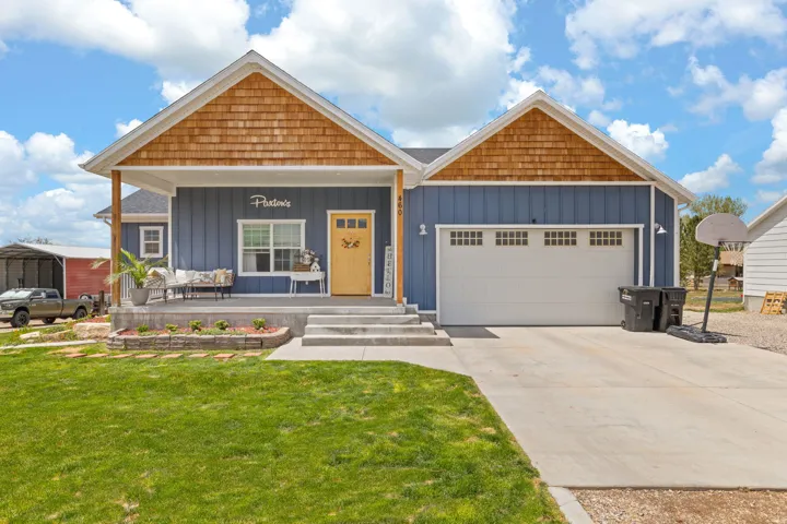 Beautiful, well-kept, custom ranch-style rambler with full ADU basement
