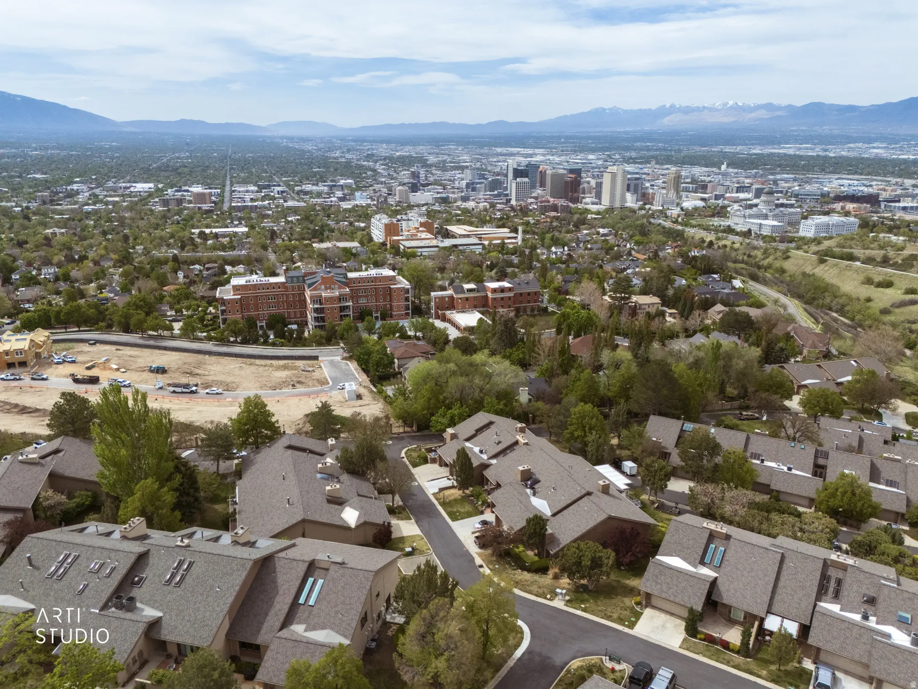 Aerial perspective showcasing city view and location