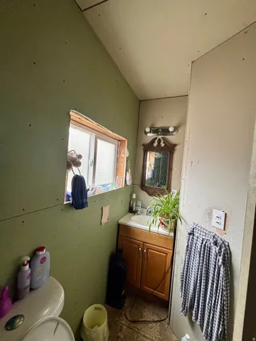 Bathroom 2 near 1st bedroom in the add-on.