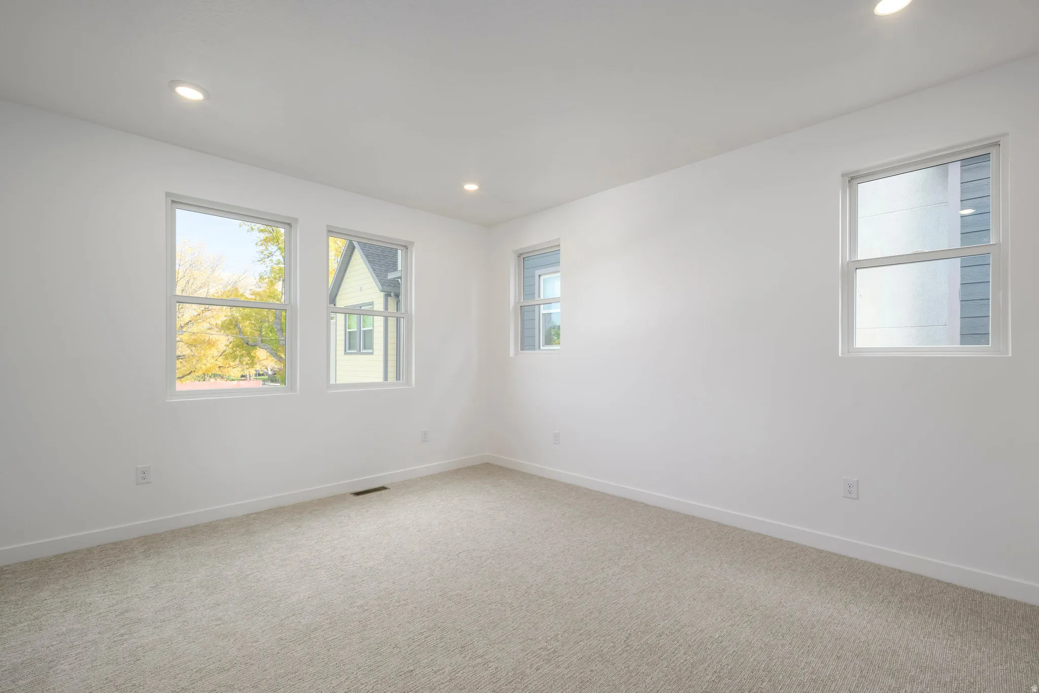 Picture of a spec home in the community. Colors will vary.