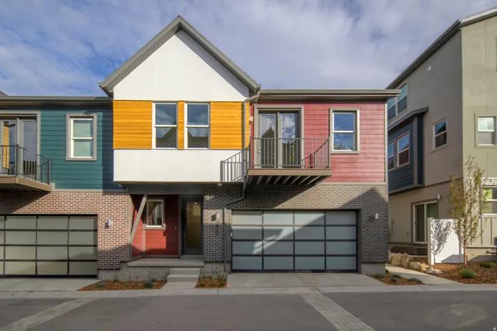 Picture of a spec home in the community. Colors will vary.