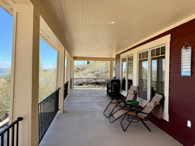 View of patio / terrace with area for grilling