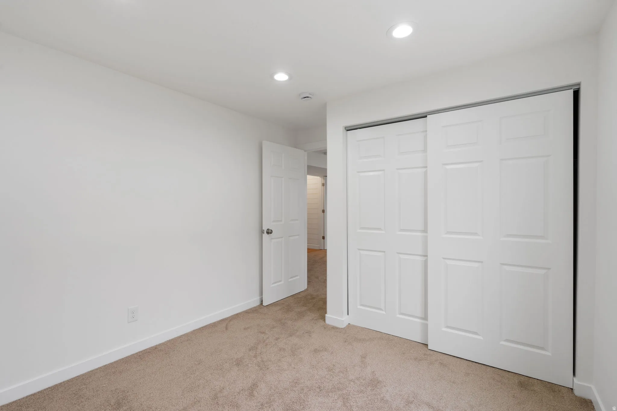 Neutral-toned carpet flooring