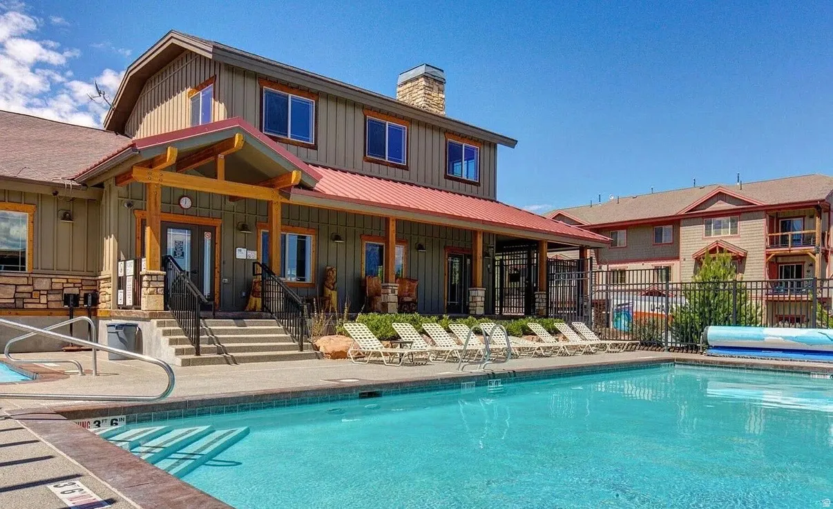 HOA pool