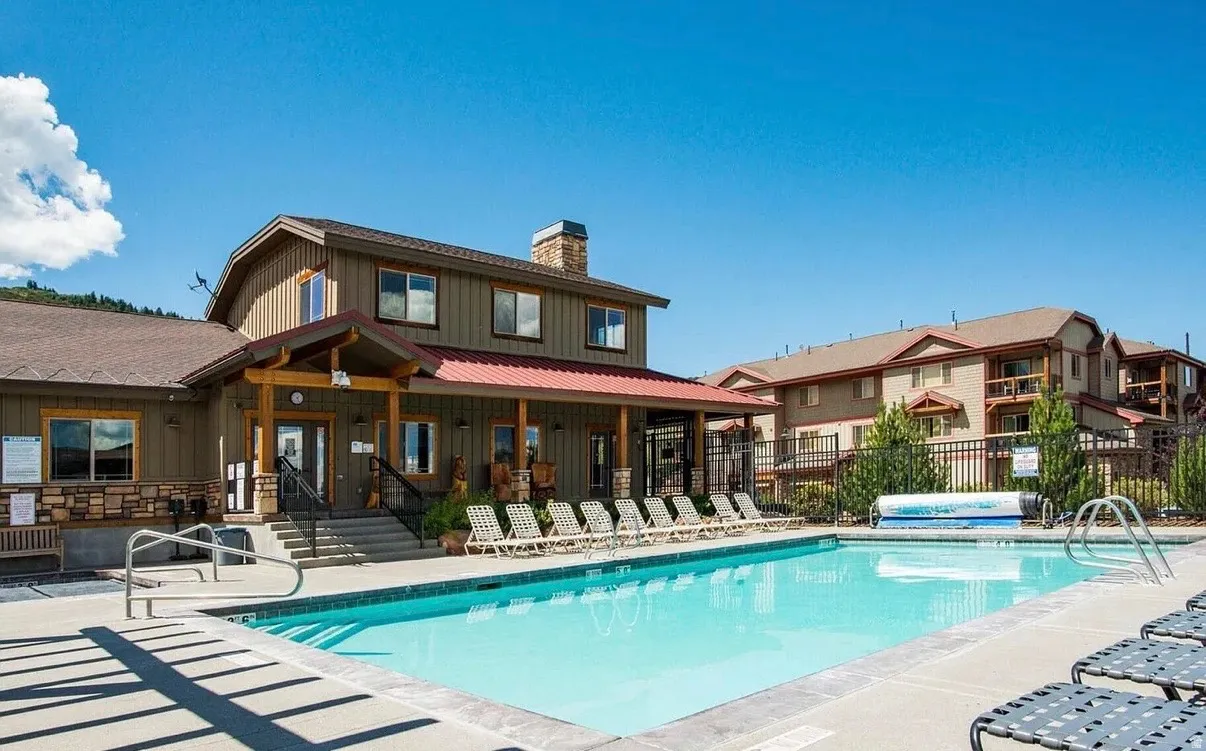HOA pool