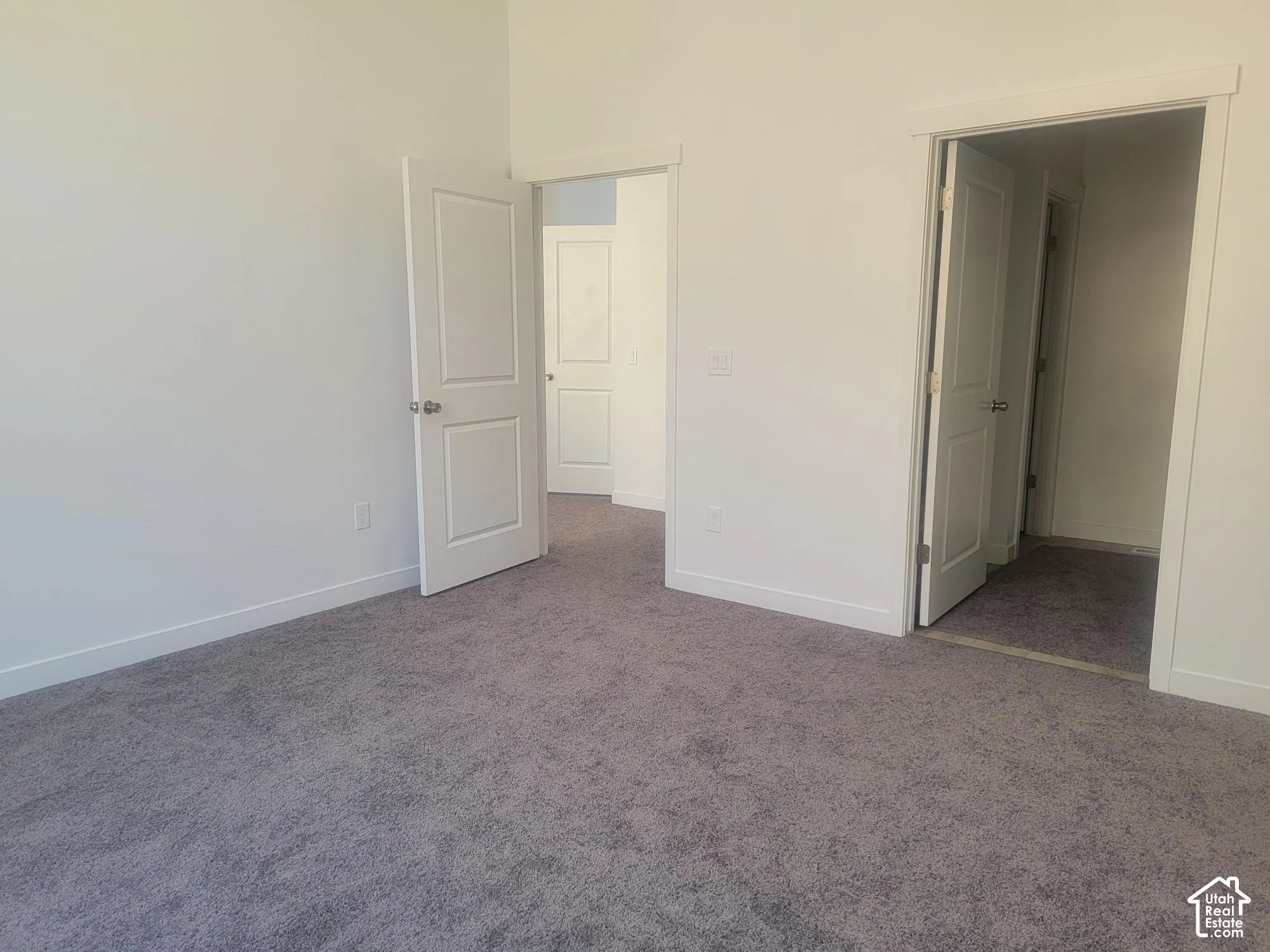 Primary Main Floor Bedroom with Walk in Closet and Full Bath Sep. Tub Shower