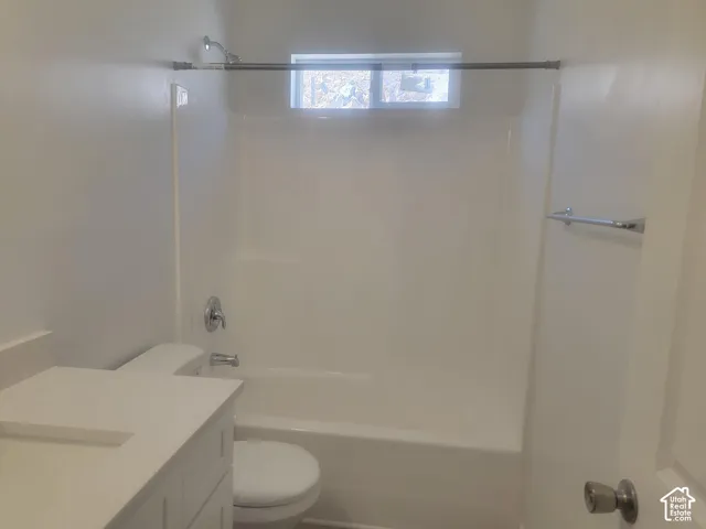 Hall Bath Upstairs