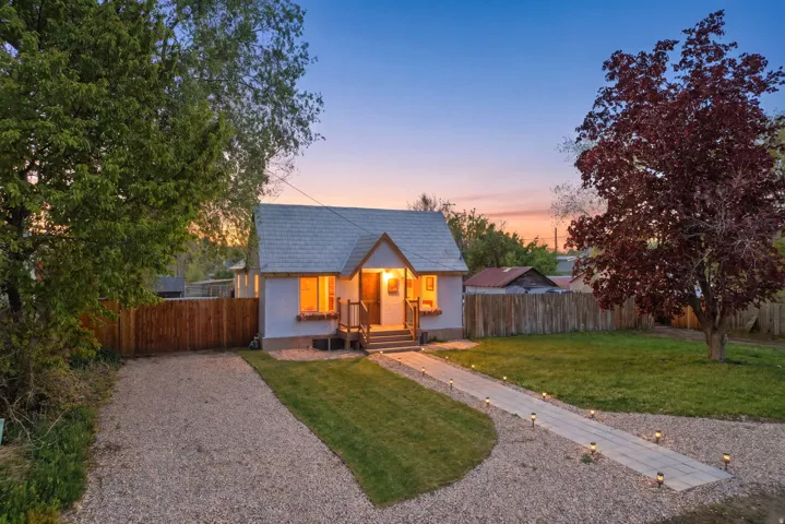 Bungalow-style house with covered porch