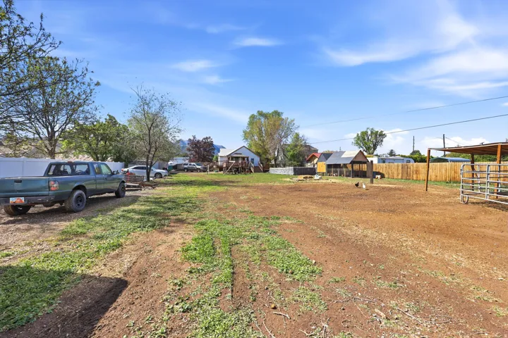 View of yard with a residential view