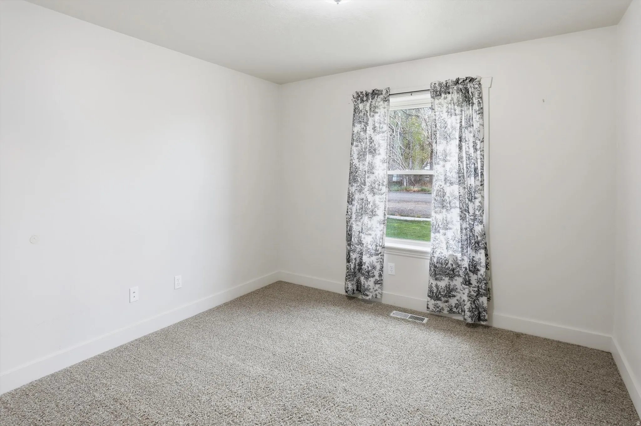 Neutral white wall finishes