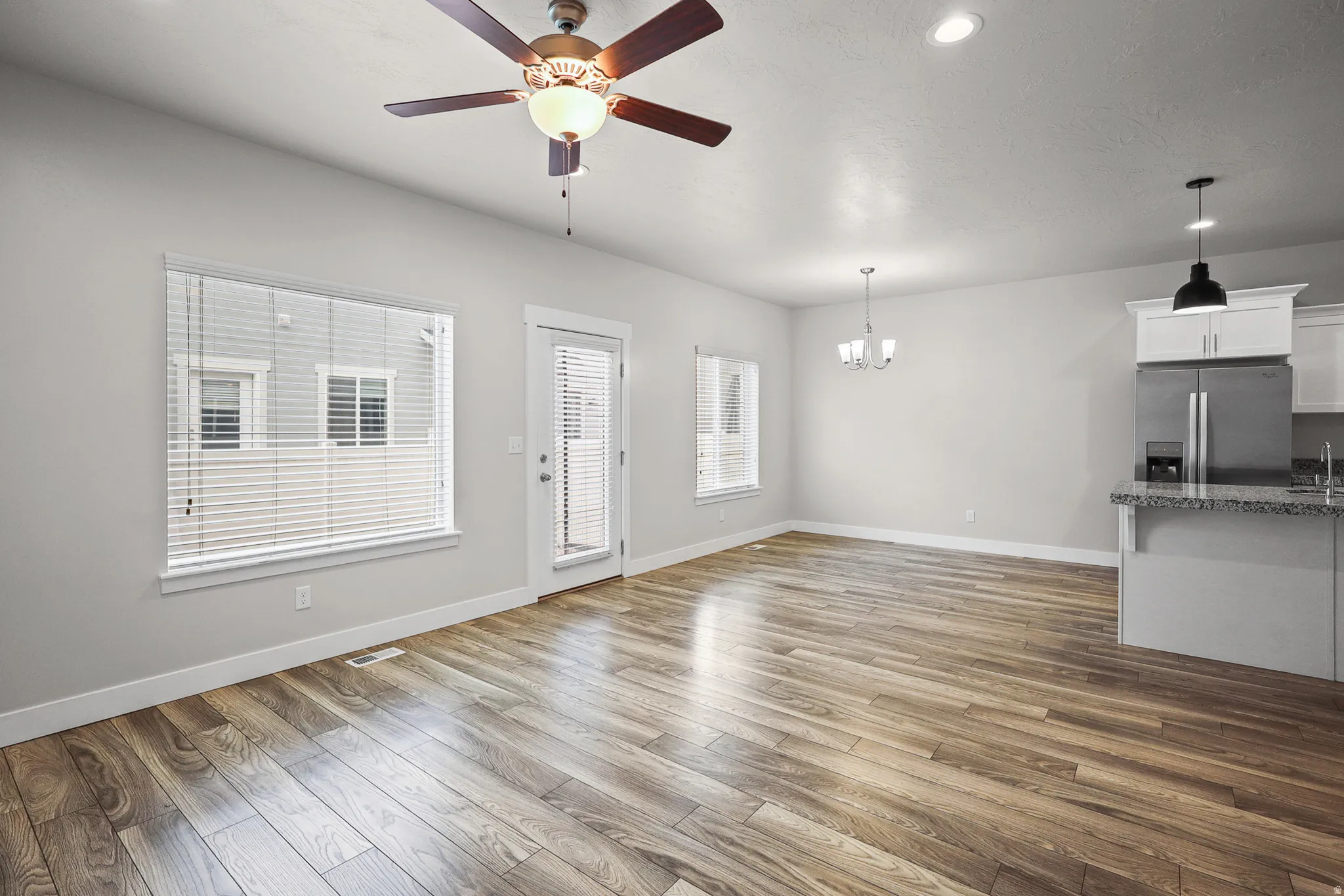 Living/dining area