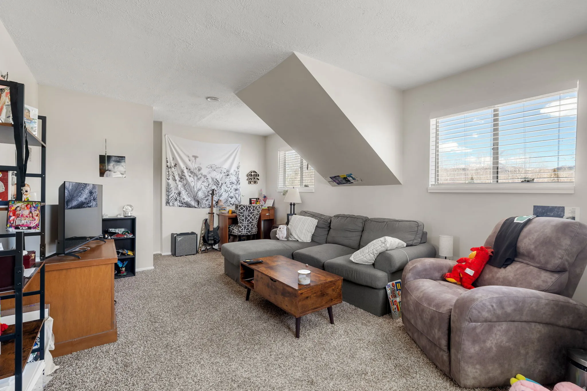 Guest retreat living area