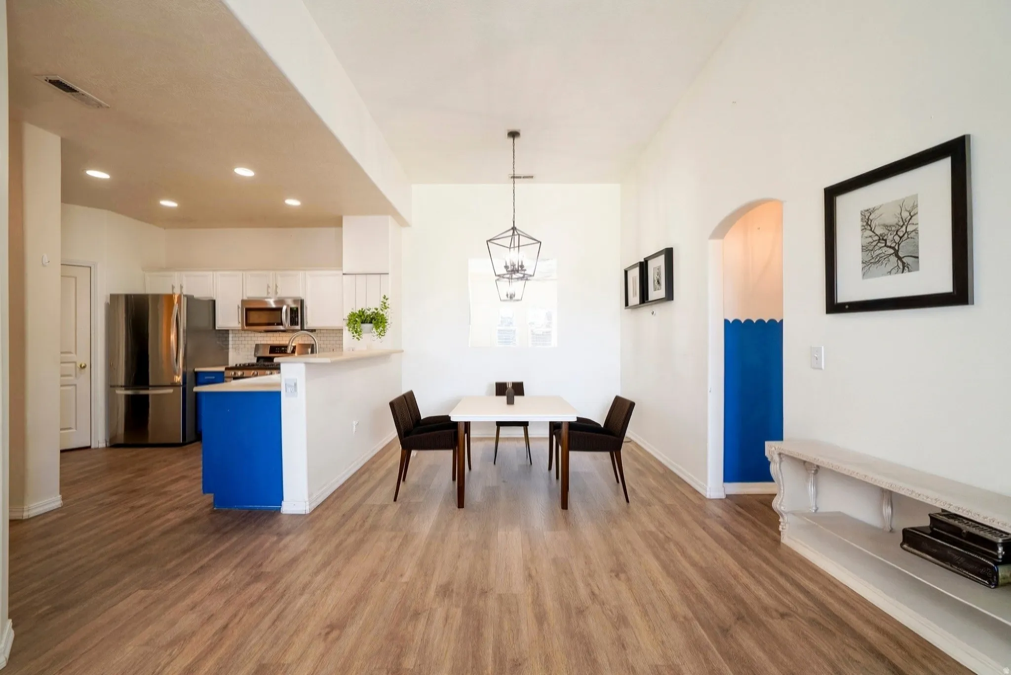 Virtually staged dining area