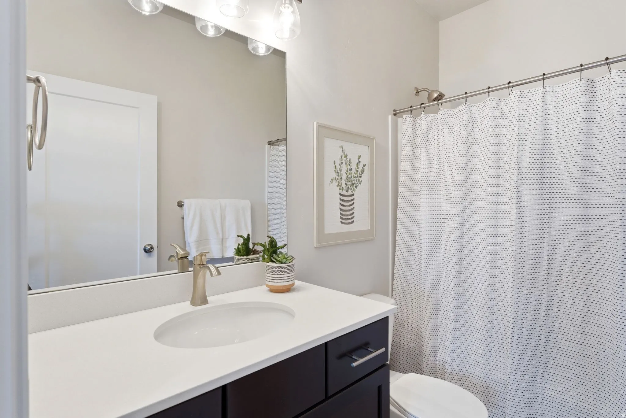 Secondary bathroom on the second floor is shared with the 2nd/3rd bedrooms, but don't worry, there is plenty of space