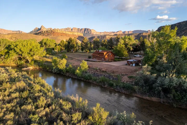 995 W 230 S, Rockville, Utah 84763