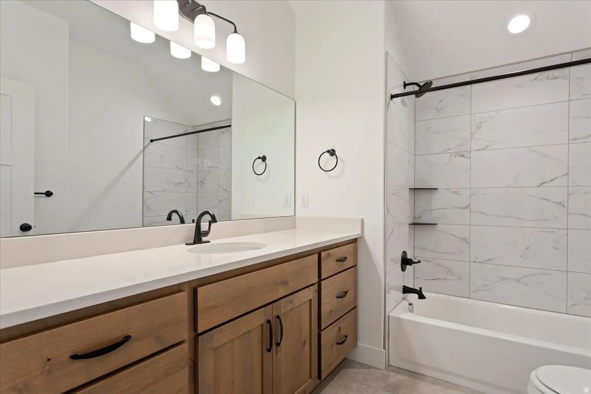 2nd level bathroom