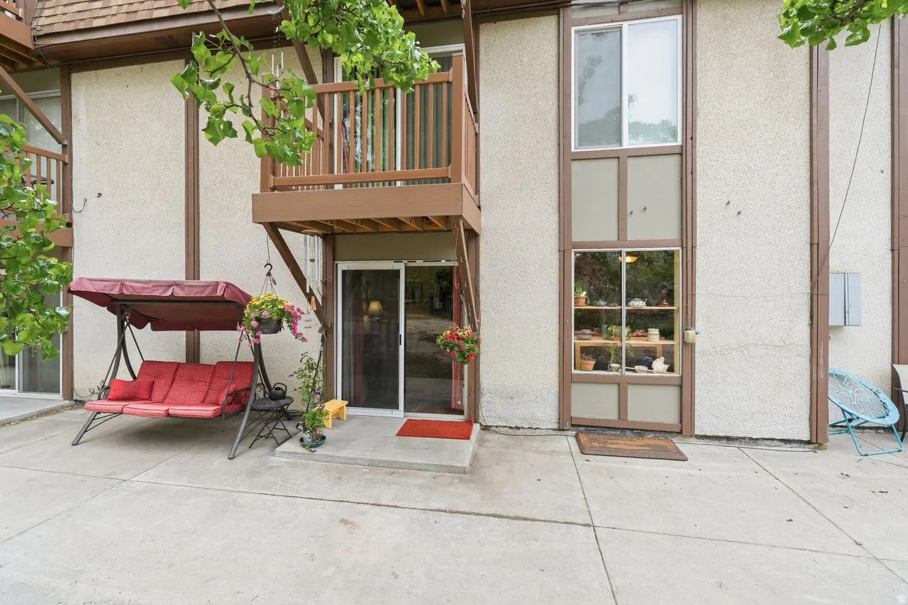Your own little personal private oasis outside from your living room & adjacent Kitchen/Dining.