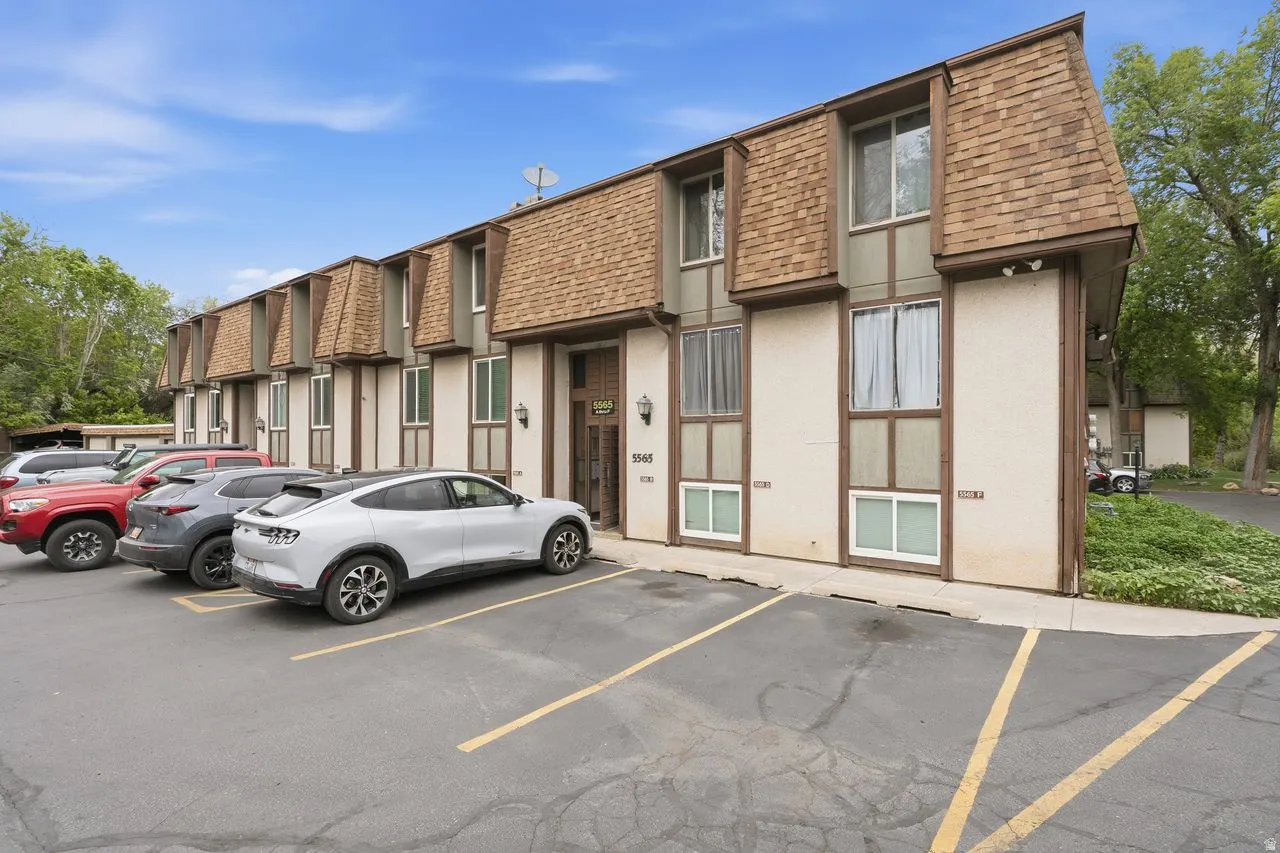 1 additional parking space for use & entry to your main level condo.