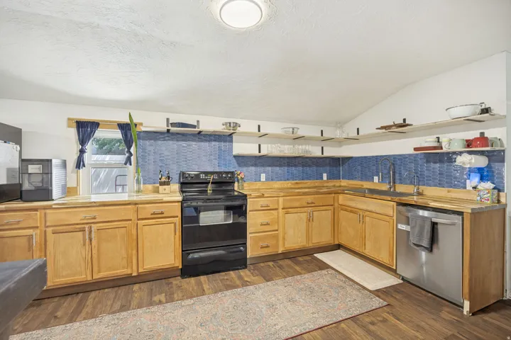 1445 W Russett Ave, West Valley City, Utah 84119