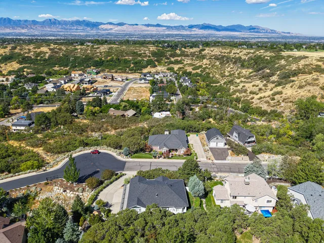 Popular east bench property on a cul-de-sac with gorgeous unobstructed expansive views