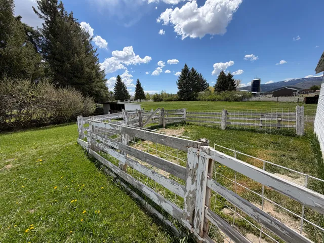 114 W 7 St, Georgetown, Idaho 83239