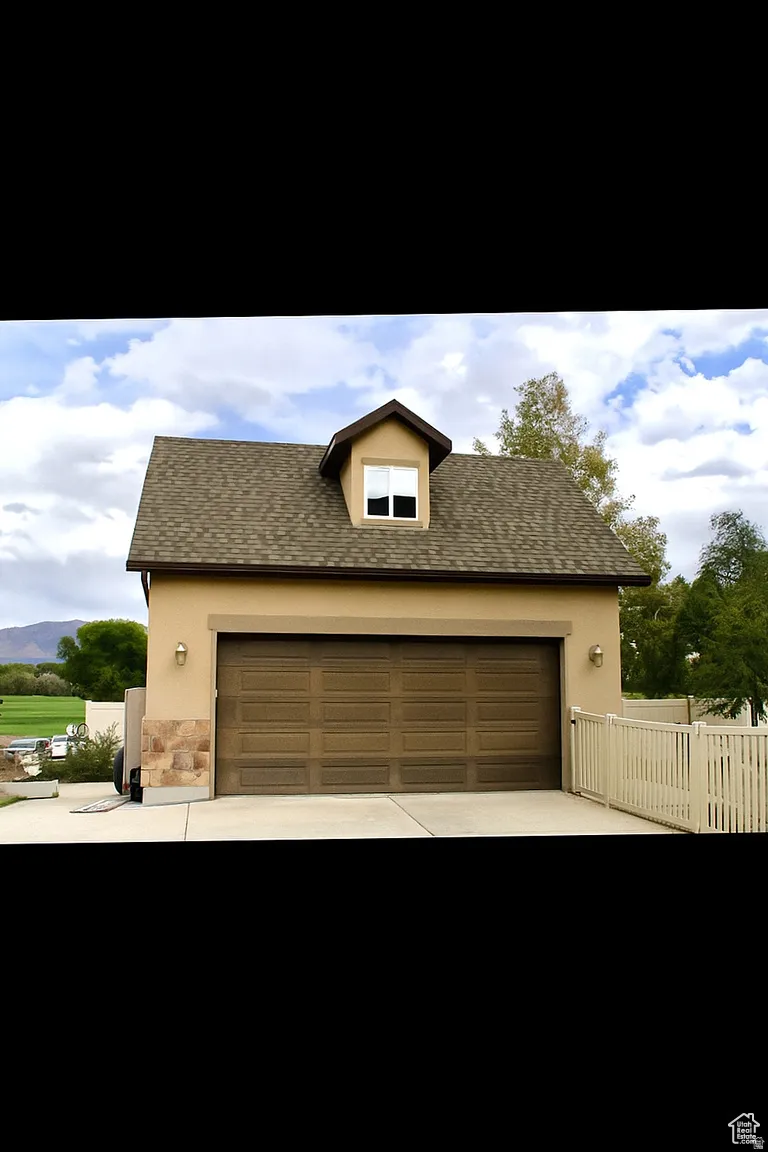 Detached two-car garage