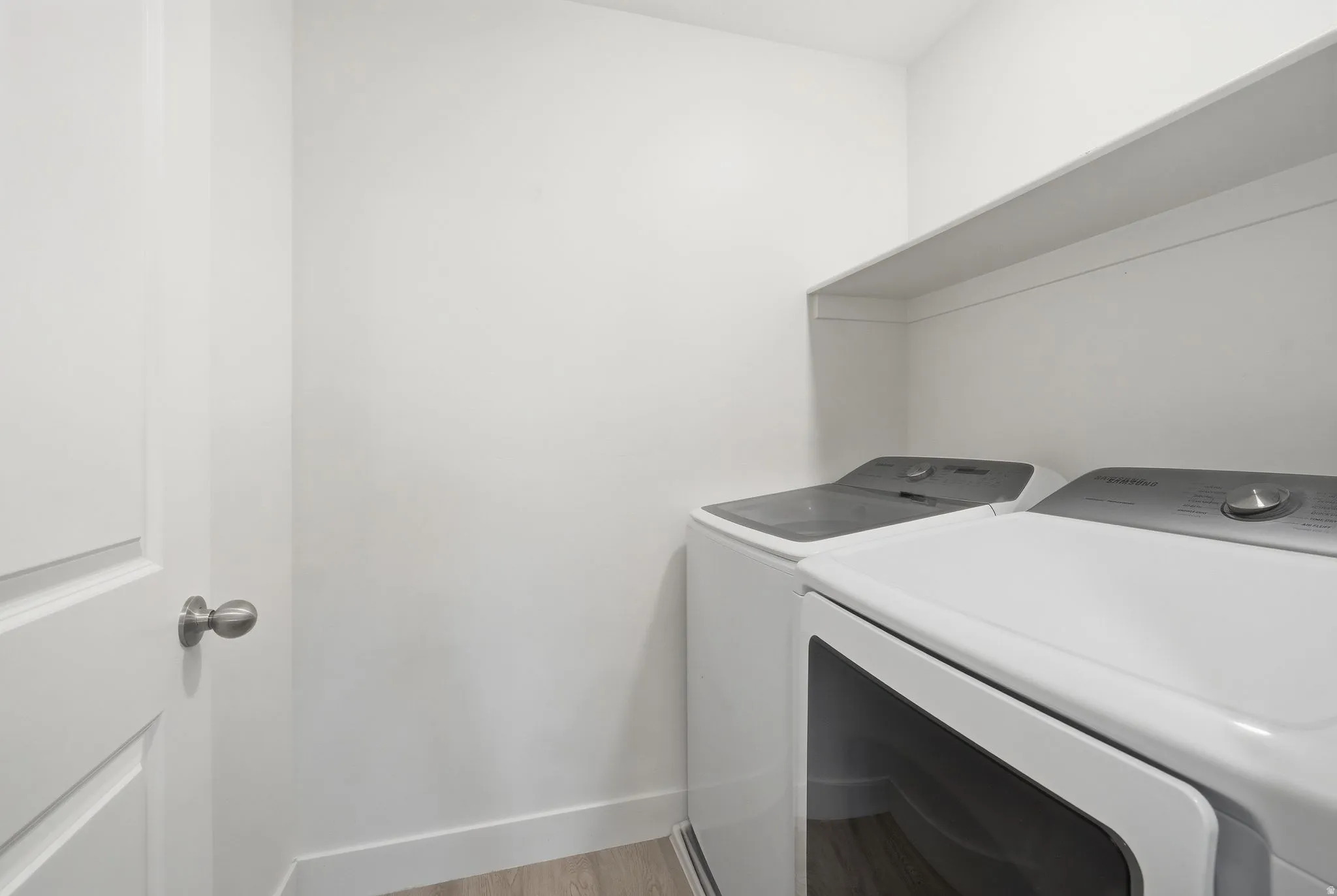 washer and dryer included