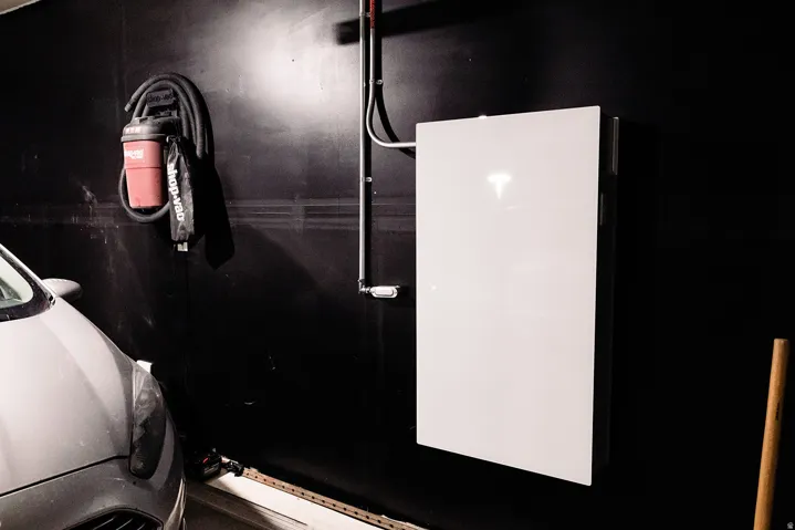 Wall-mounted energy storage system