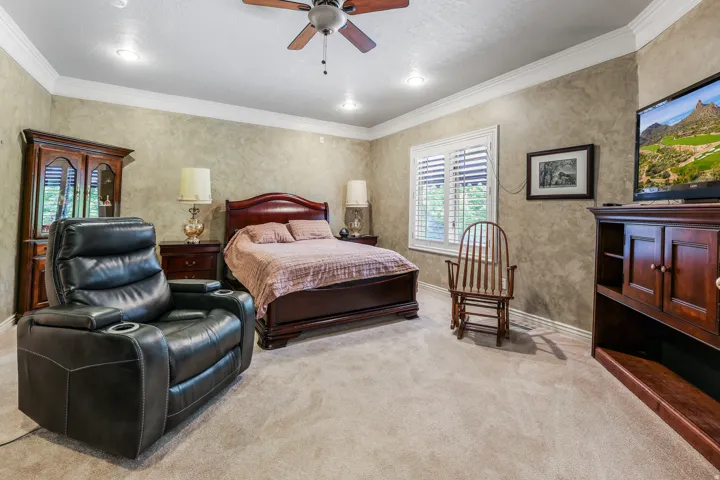 Flex Space: Bedroom or Office