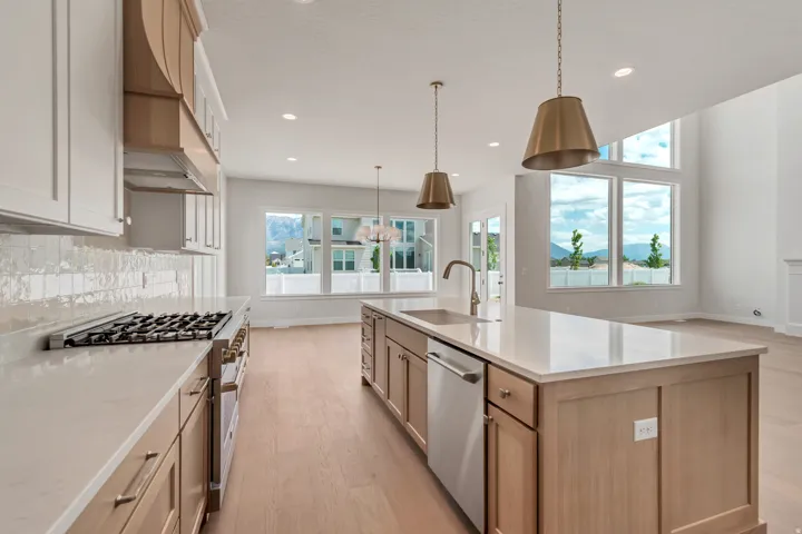341 Louise Way #122, Vineyard, Utah 84059
