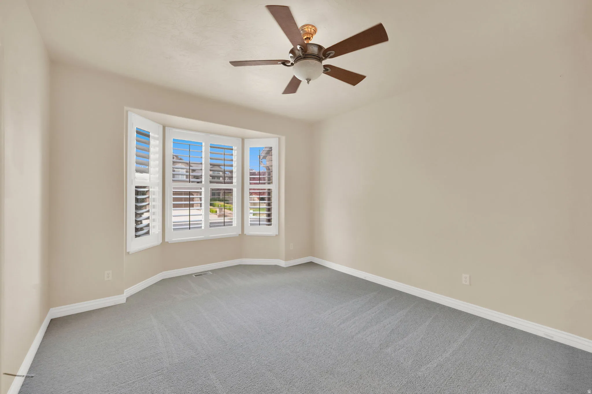 Office/Bedroom off the entry