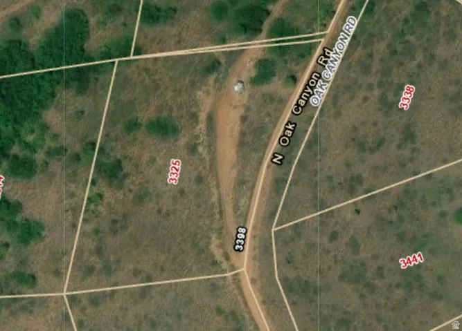 Plat Map. Illustrating property boundaries and parcel numbers along N Oak Canyon Rd