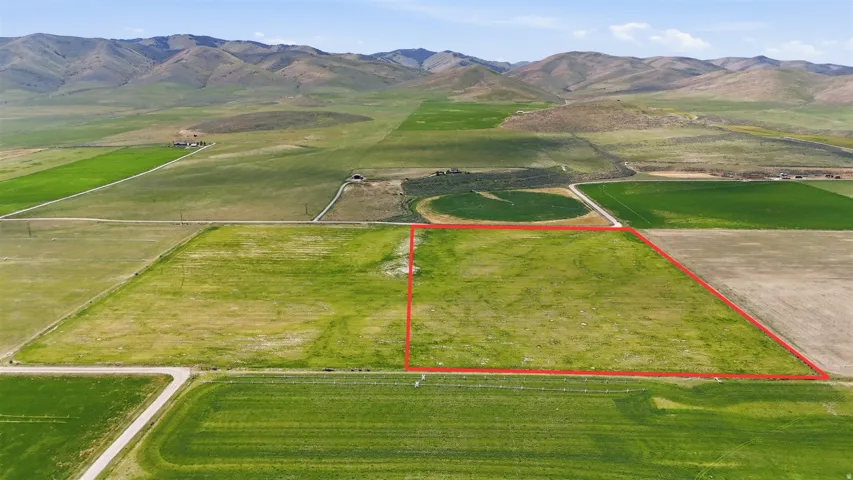 Expansive agricultural land parcel outlined in red