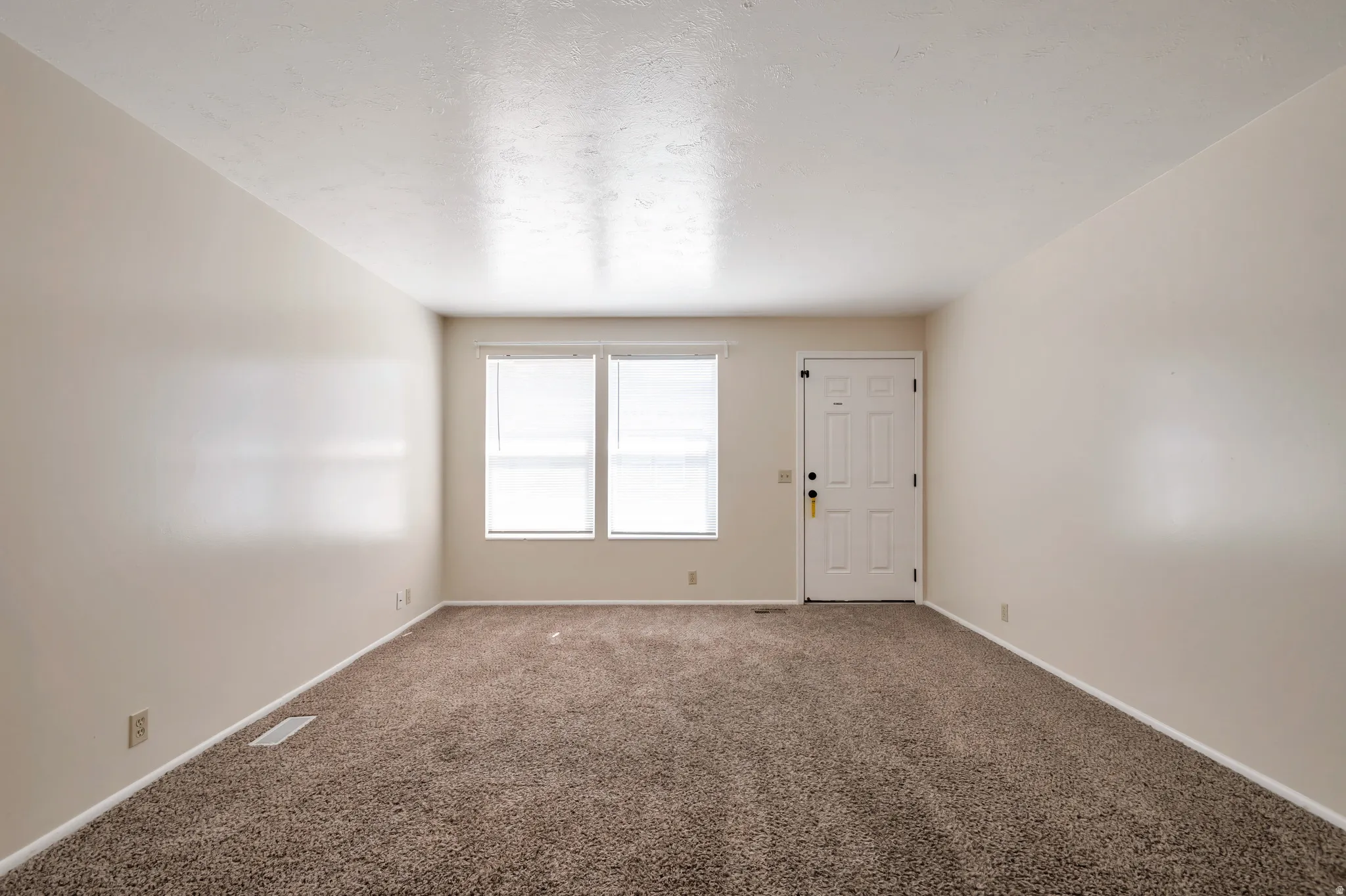 2 bedroom unit living