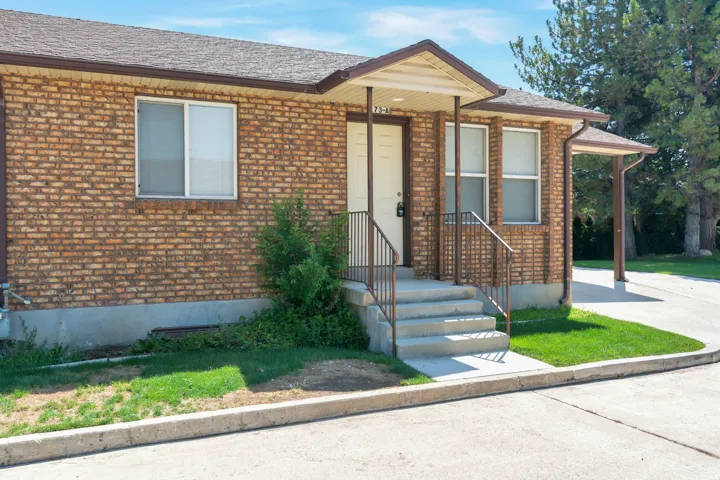 4 bedroom unit exterior