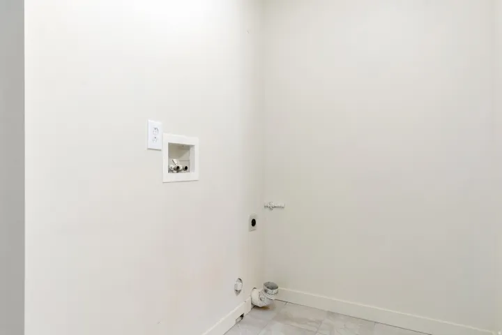 4 bedroom unit laundry in basement