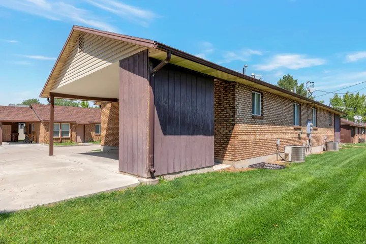 4 bedroom unit exterior