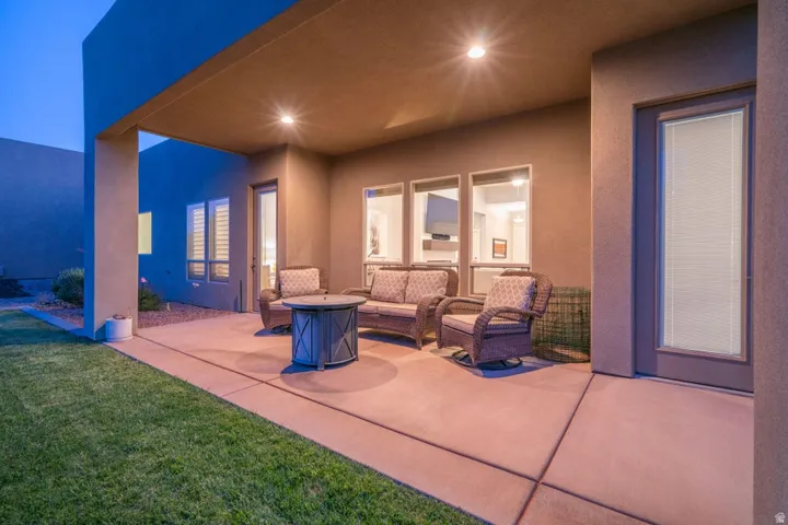 View of patio featuring an outdoor lounge area