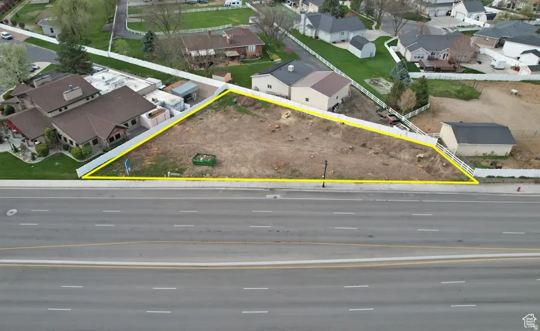 Expansive undeveloped land parcel with street frontage