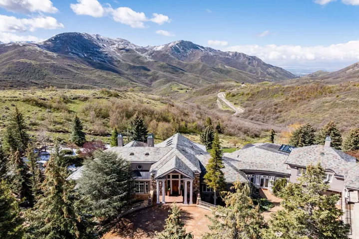 5678 E Twin Creek Rd, Salt Lake City, Utah 84108